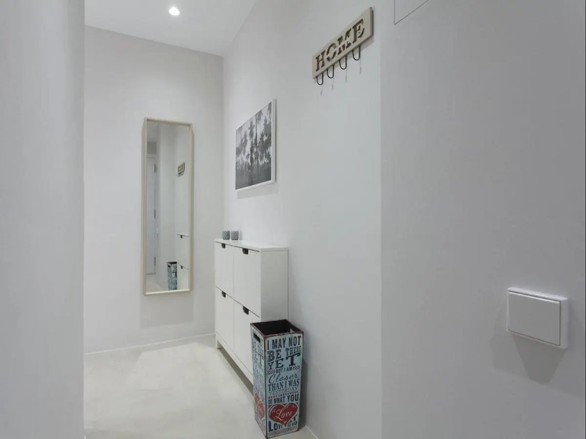 Sunny Playa Apartment 바르셀로나 0*,